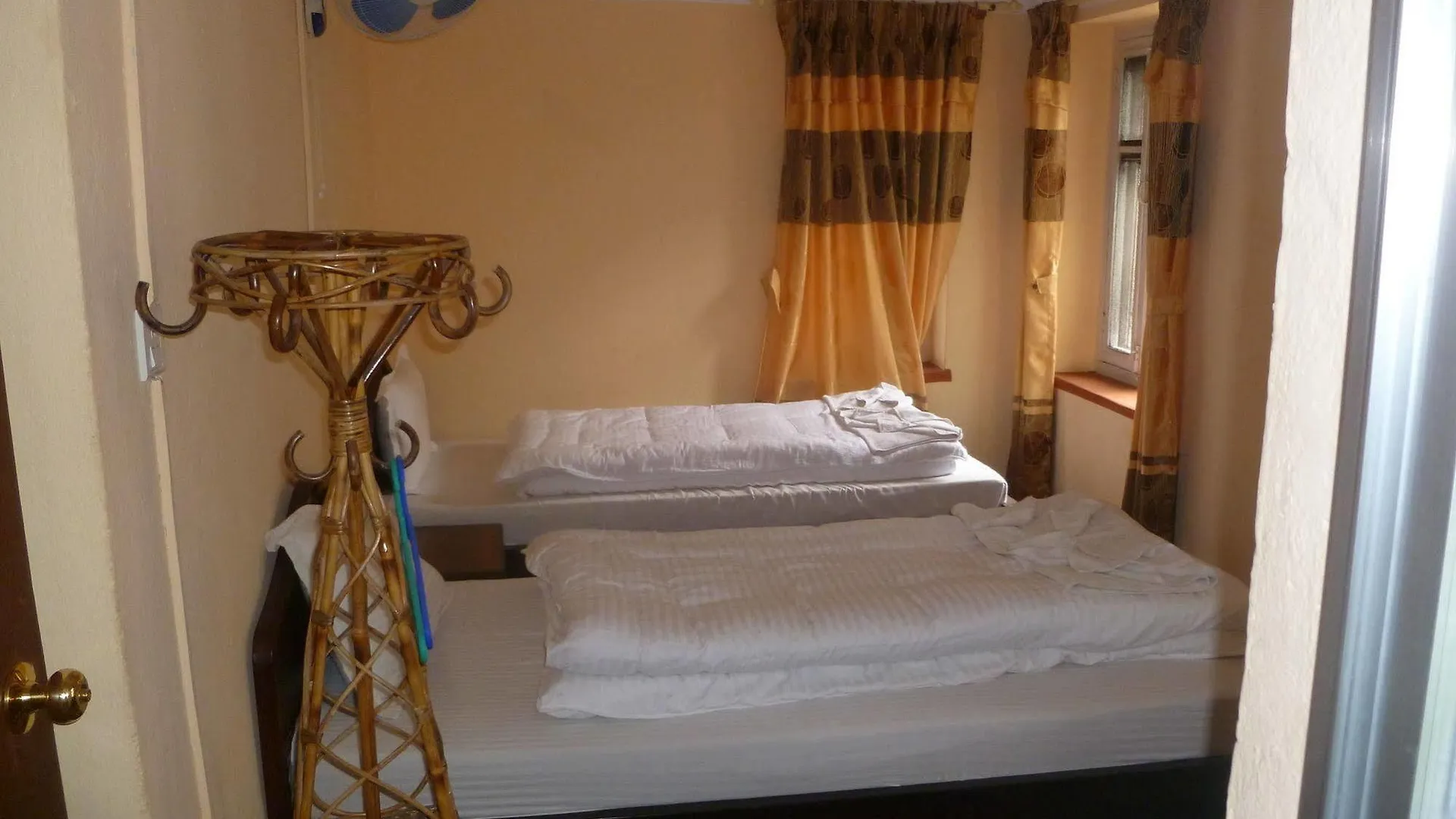 Bed and Breakfast Andes House Катманду