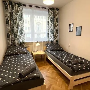 https://hostel-warszawa-krucza-pokoje.warsawhotelspoland.com